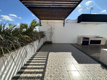 EN VENTA TOWN HOUSE EN PRIVADA 
