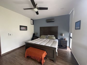 EN VENTA TOWN HOUSE EN PRIVADA 