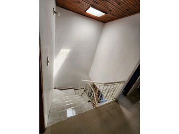 VENTA CASA EXTERNA VEHICULAR 2PISOS-BRISAS DEL GUABITO-CALI NORTE(JHM)
