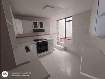 Casa de 160m2 en venta barrio Milan
