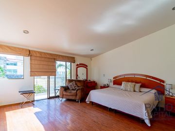Venta de Casa en Bosque Esmeralda, Atizapán