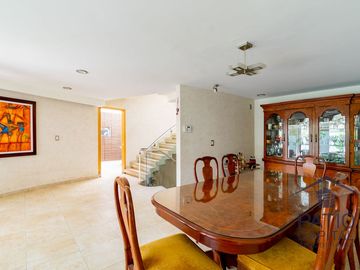 Venta de Casa en Bosque Esmeralda, Atizapán