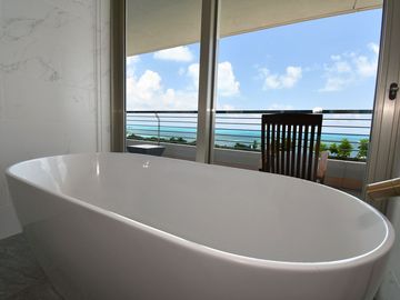 RESIDENCIA PRIVADA FRENTE AL MAR CARIBE – ELEGANCIA TOTAL EN CADA DETALLE