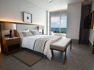 RESIDENCIA PRIVADA FRENTE AL MAR CARIBE – ELEGANCIA TOTAL EN CADA DETALLE