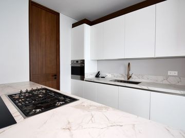 RESIDENCIA PRIVADA FRENTE AL MAR CARIBE – ELEGANCIA TOTAL EN CADA DETALLE