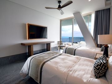 RESIDENCIA PRIVADA FRENTE AL MAR CARIBE – ELEGANCIA TOTAL EN CADA DETALLE