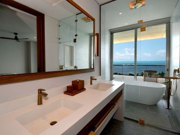 RESIDENCIA PRIVADA FRENTE AL MAR CARIBE – ELEGANCIA TOTAL EN CADA DETALLE
