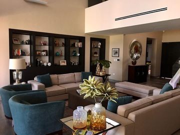 Casa en venta con paneles solares en la privada Tumin, Yucatán Country Club