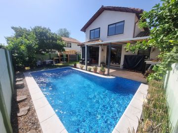Casa en venta en LA REINA