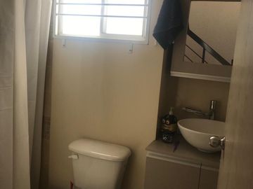 CASA EN VENTA CON LOCAL HEROES DE CHALCO III