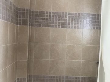 CASA EN VENTA CON LOCAL HEROES DE CHALCO III