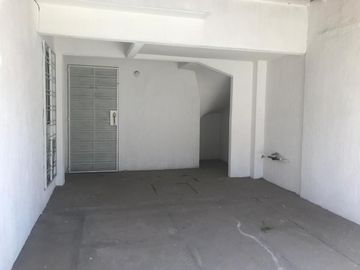 CASA EN VENTA CON LOCAL HEROES DE CHALCO III