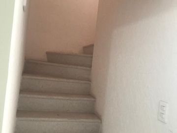 CASA EN VENTA CON LOCAL HEROES DE CHALCO III