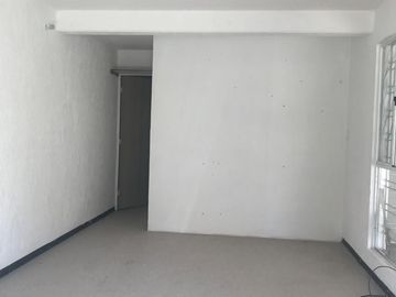 CASA EN VENTA CON LOCAL HEROES DE CHALCO III