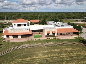 Rancho integral en venta con planta de alimentos y equipamiento de primera