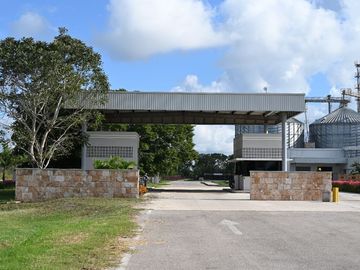 Rancho integral en venta con planta de alimentos y equipamiento de primera