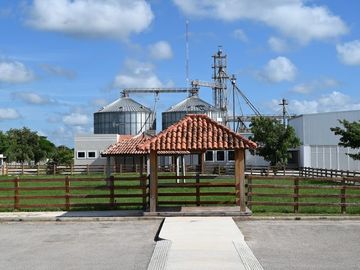 Rancho integral en venta con planta de alimentos y equipamiento de primera