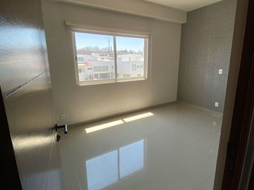 DEPARTAMENTO EN VENTA LAGOS II ZIBATA QUERETARO