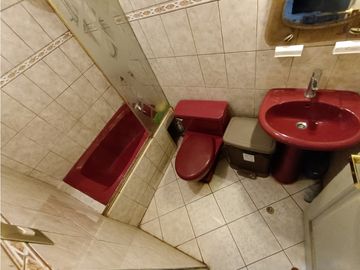 VILLA MARÍA DEL TRIUNFO - VENTA CASA CON COCHERA - ÁREA 205 m2