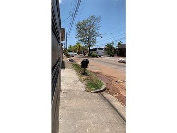 Oportunidad Única: Casa Perfecta en Las Acacias, Espaciosa y Funcional
