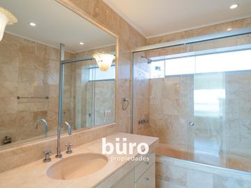 EXCLUSIVO DEPARTAMENTO EN ALQUILER CON VISTA AL MAR EN MIRAFLORES