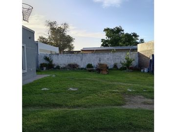 CASA Y LOCAL EN VENTA BARRIO VILLA RESSIA