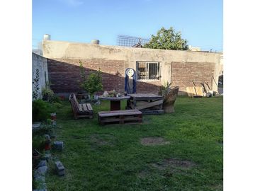 CASA Y LOCAL EN VENTA BARRIO VILLA RESSIA