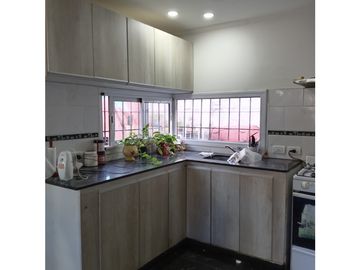 CASA Y LOCAL EN VENTA BARRIO VILLA RESSIA