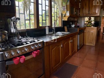 CASA DE VENTA SECTOR ELOY ALFARO (CARCELÉN)
