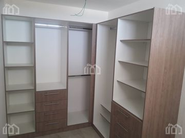 CASA EN VENTA EN SUR DE MANTA