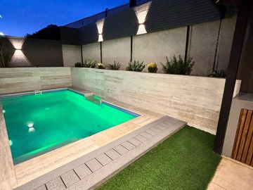 Propiedad remodelada completamente! Estancia liray