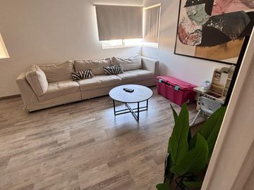 Propiedad remodelada completamente! Estancia liray