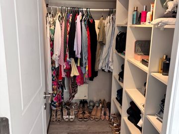 Propiedad remodelada completamente! Estancia liray