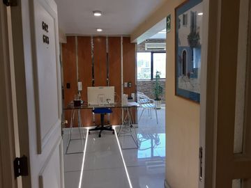 Se Vende 2 Oficinas/Consulta Medica, Cdte Whiteside con La Marina, San Miguel