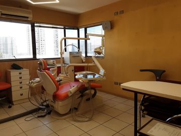 Se Vende 2 Oficinas/Consulta Medica, Cdte Whiteside con La Marina, San Miguel