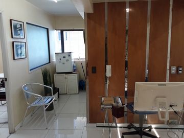 Se Vende 2 Oficinas/Consulta Medica, Cdte Whiteside con La Marina, San Miguel