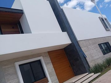 Venta Residencia de Lujo en Lagos del Sol, Cancún