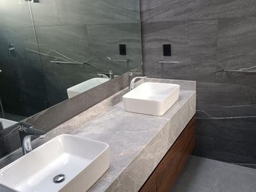 Venta Residencia de Lujo en Lagos del Sol, Cancún