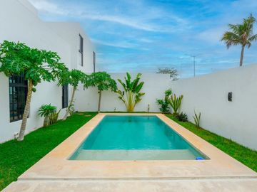 Casa en venta dentro de privada en Conkal