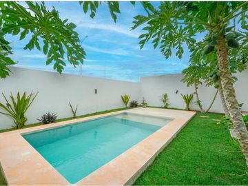 Casa en venta dentro de privada en Conkal