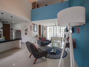 Casa en venta dentro de privada en Conkal