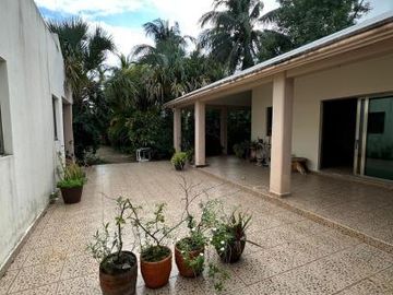Venta Residencia en Zona Colegios, Cancún