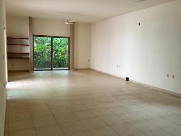 Venta Residencia en Zona Colegios, Cancún