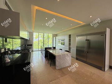 Departamento Penthouse en Venta en Santa Engracia, San Pedro