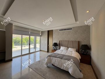Departamento Penthouse en Venta en Santa Engracia, San Pedro