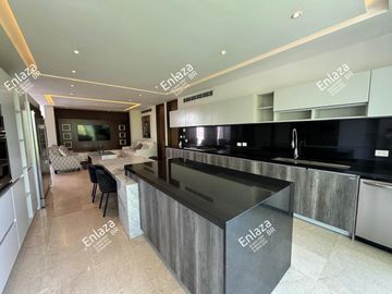 Departamento Penthouse en Venta en Santa Engracia, San Pedro