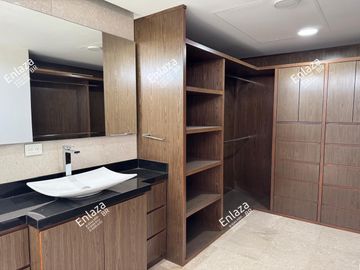Departamento Penthouse en Venta en Santa Engracia, San Pedro