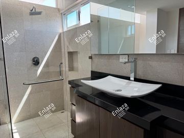 Departamento Penthouse en Venta en Santa Engracia, San Pedro