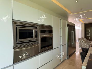 Departamento Penthouse en Venta en Santa Engracia, San Pedro