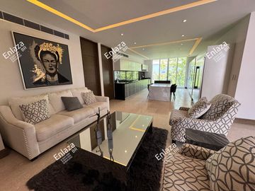 Departamento Penthouse en Venta en Santa Engracia, San Pedro